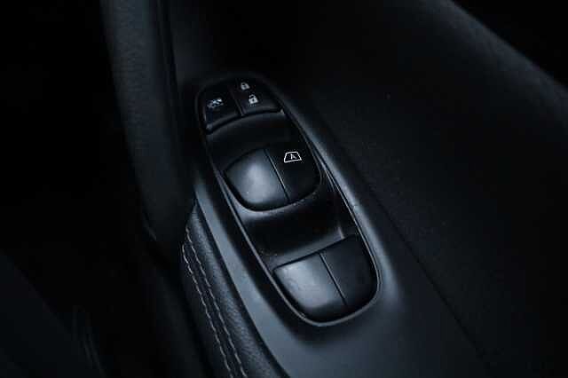 Nissan Qashqai 1.2 DIG-T N-Vision SUV 5dr Petrol Manual 2WD Euro 6 (s/s) (115 ps)