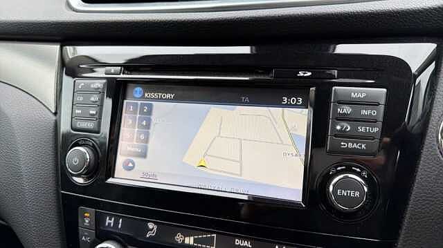 Nissan Qashqai QASHQAI 1.6 dCi N-Connecta [Glass Roof Pack] 5dr Xtronic