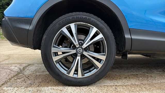 Nissan Qashqai QASHQAI 1.6 dCi N-Connecta [Glass Roof Pack] 5dr Xtronic