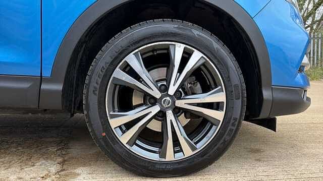 Nissan Qashqai QASHQAI 1.6 dCi N-Connecta [Glass Roof Pack] 5dr Xtronic