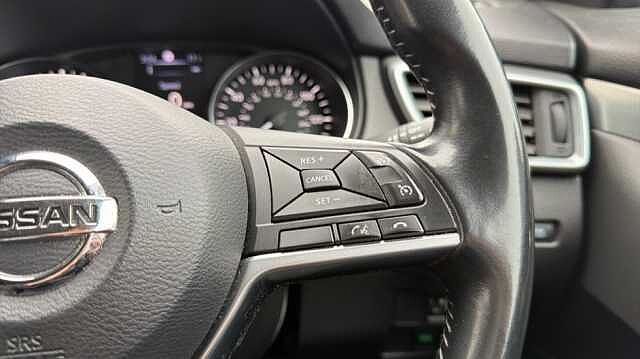 Nissan Qashqai QASHQAI 1.6 dCi N-Connecta [Glass Roof Pack] 5dr Xtronic