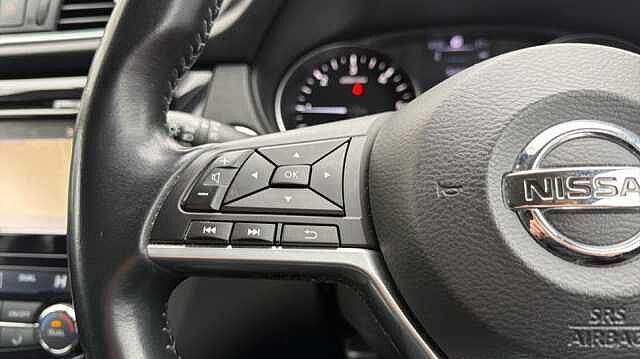 Nissan Qashqai QASHQAI 1.6 dCi N-Connecta [Glass Roof Pack] 5dr Xtronic