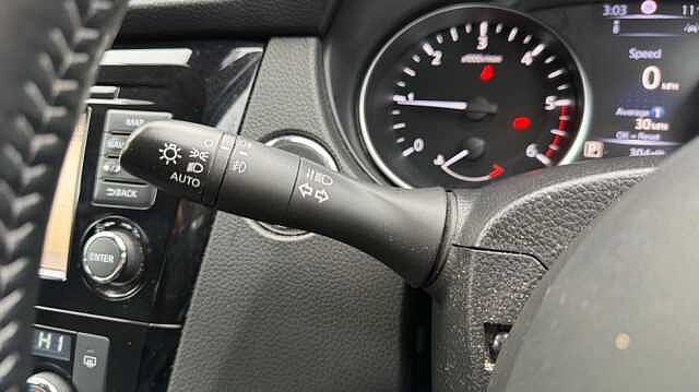 Nissan Qashqai QASHQAI 1.6 dCi N-Connecta [Glass Roof Pack] 5dr Xtronic