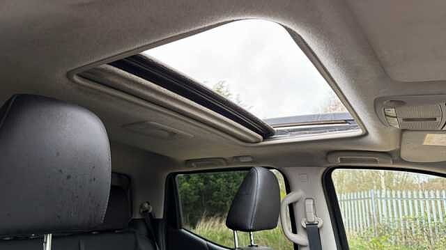 Nissan Navara NAVARA Double Cab Pick Up N-Guard 2.3dCi 190 TT 4WD Auto