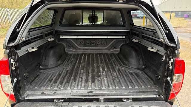 Nissan Navara NAVARA Double Cab Pick Up N-Guard 2.3dCi 190 TT 4WD Auto