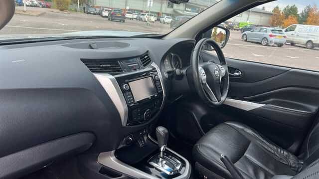 Nissan Navara NAVARA Double Cab Pick Up Tekna 2.3dCi 190 4WD Auto
