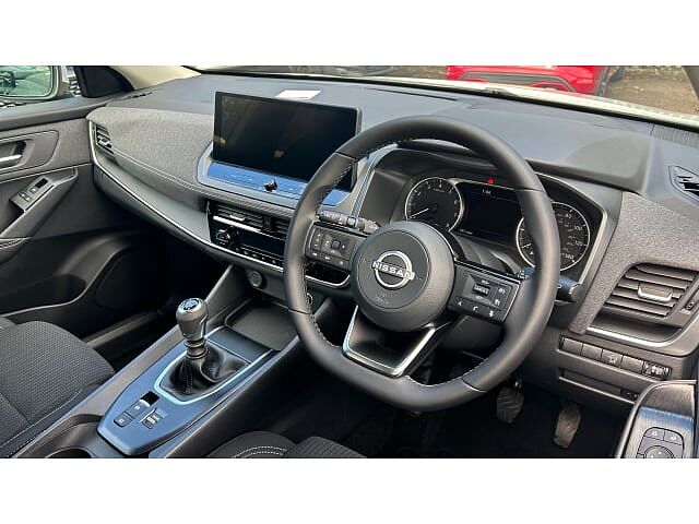 Nissan Qashqai 1.3 DiG-T MH Acenta Premium 5dr Petrol Hatchback