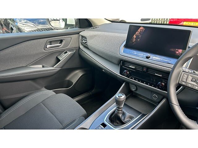 Nissan Qashqai 1.3 DiG-T MH Acenta Premium 5dr Petrol Hatchback