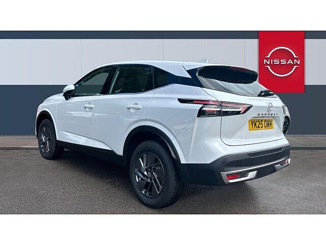 Nissan Qashqai 1.3 DiG-T MH Acenta Premium 5dr Petrol Hatchback