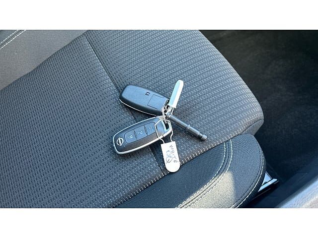 Nissan Qashqai 1.3 DiG-T MH Acenta Premium 5dr Petrol Hatchback