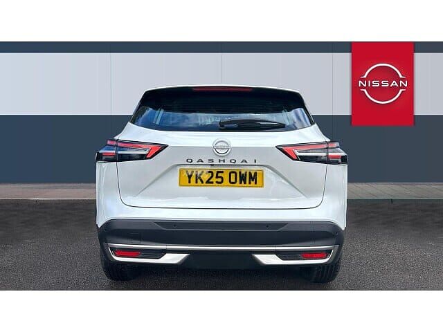 Nissan Qashqai 1.3 DiG-T MH Acenta Premium 5dr Petrol Hatchback