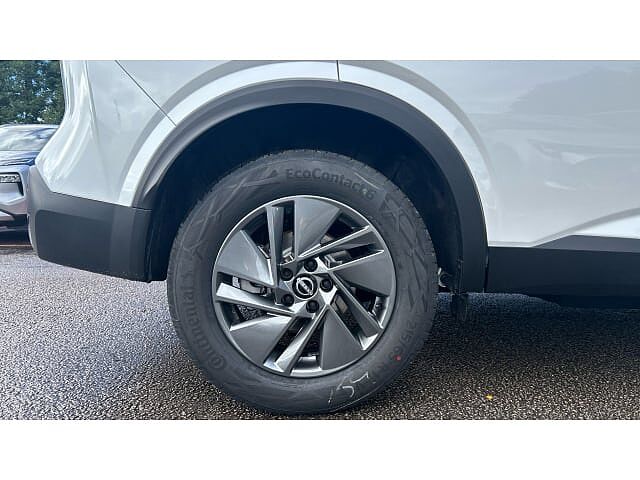 Nissan Qashqai 1.3 DiG-T MH Acenta Premium 5dr Petrol Hatchback