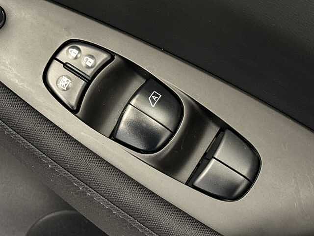 Nissan LEAF 110kW Acenta 40kWh 5dr Auto [6.6kw Charger]