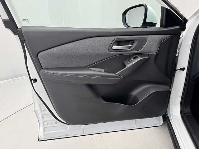 Nissan Qashqai 1.3 DiG-T MH Acenta Premium 5dr