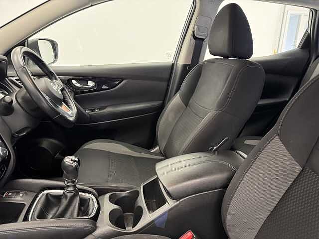 Nissan Qashqai 1.3 DiG-T Acenta Premium 5dr