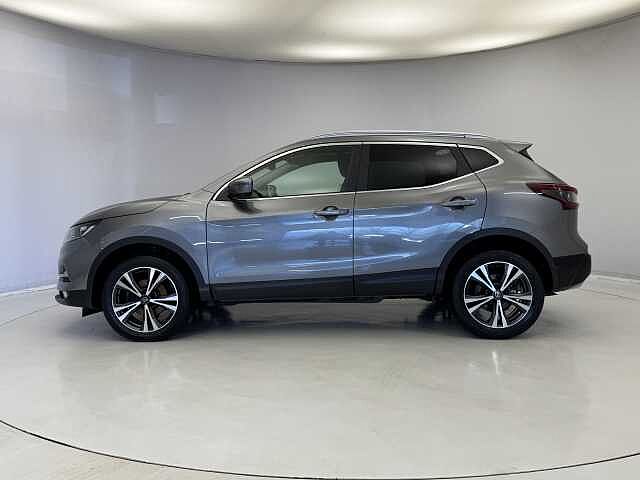 Nissan Qashqai 1.7 dCi N-Connecta 5dr [Glass Roof Pack]