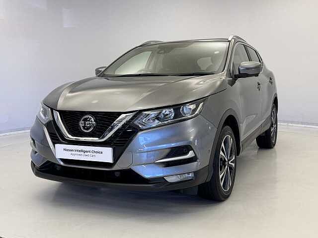 Nissan Qashqai 1.7 dCi N-Connecta 5dr [Glass Roof Pack]