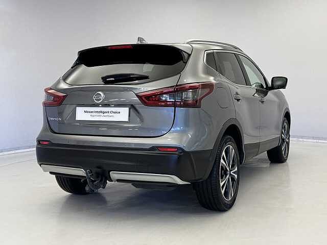 Nissan Qashqai 1.7 dCi N-Connecta 5dr [Glass Roof Pack]