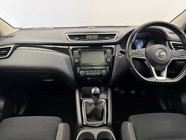 Nissan Qashqai 1.7 dCi N-Connecta 5dr [Glass Roof Pack]