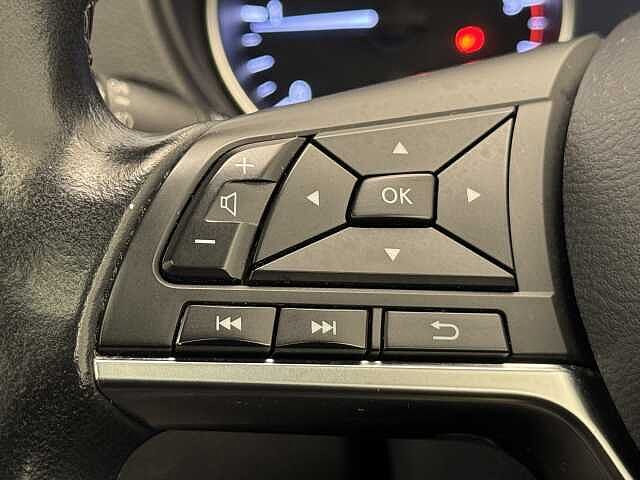 Nissan Qashqai 1.7 dCi N-Connecta 5dr [Glass Roof Pack]