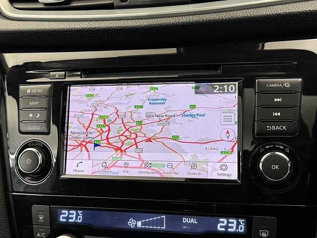 Nissan Qashqai 1.7 dCi N-Connecta 5dr [Glass Roof Pack]