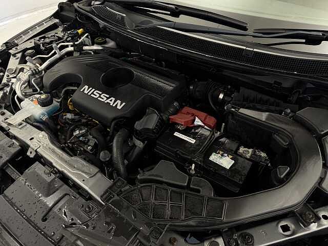 Nissan Qashqai 1.7 dCi N-Connecta 5dr [Glass Roof Pack]