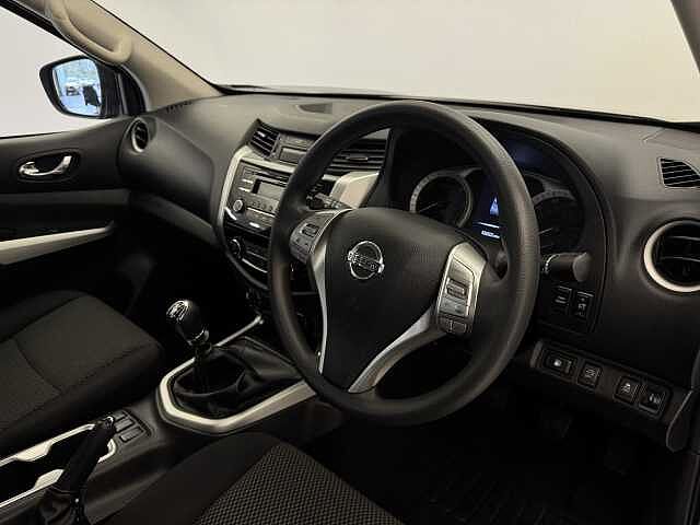 Nissan Navara Double Cab Pick Up Acenta 2.3dCi 163 TT 4WD