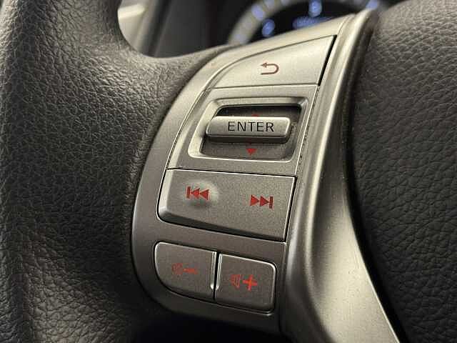 Nissan Navara Double Cab Pick Up Acenta 2.3dCi 163 TT 4WD