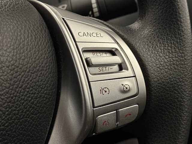 Nissan Navara Double Cab Pick Up Acenta 2.3dCi 163 TT 4WD