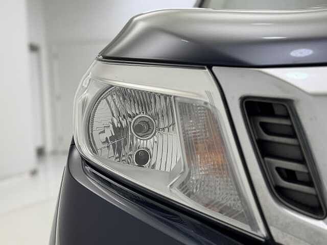 Nissan Navara Double Cab Pick Up Acenta 2.3dCi 163 TT 4WD