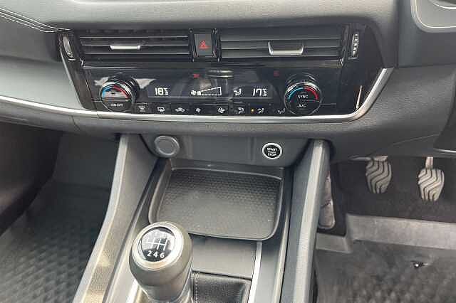 Nissan Qashqai 1.3 Dig T Mhev Acenta Premium Suv 5dr Petrol Hybrid Manual Euro 6 (s/s) (140 Ps)
