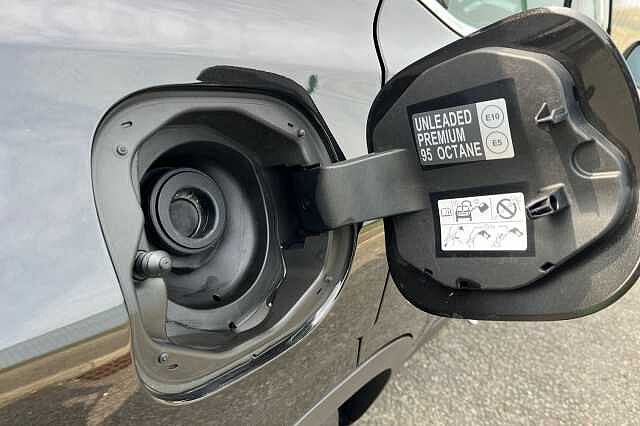 Nissan Qashqai 1.3 Dig T Mhev Acenta Premium Suv 5dr Petrol Hybrid Manual Euro 6 (s/s) (140 Ps)