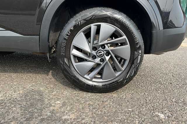 Nissan Qashqai 1.3 Dig T Mhev Acenta Premium Suv 5dr Petrol Hybrid Manual Euro 6 (s/s) (140 Ps)