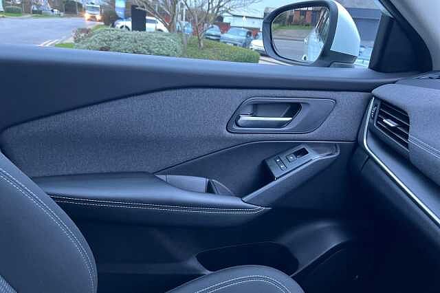 Nissan Qashqai 1.3 DiG-T MH Acenta Premium 5dr