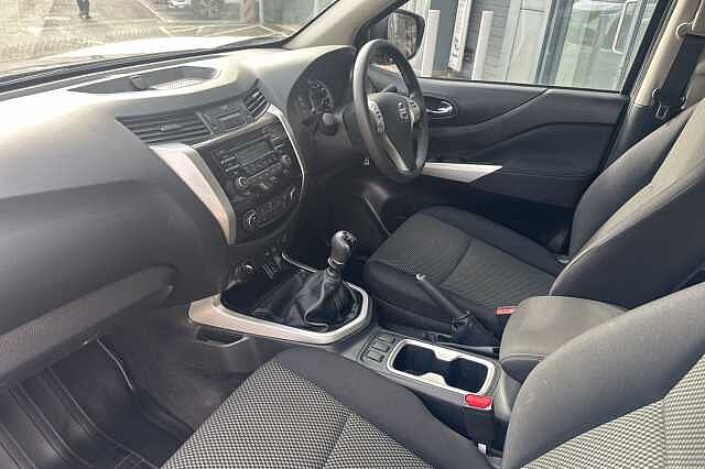 Nissan Navara Double Cab Pick Up Acenta 2.3dCi 163 TT 4WD