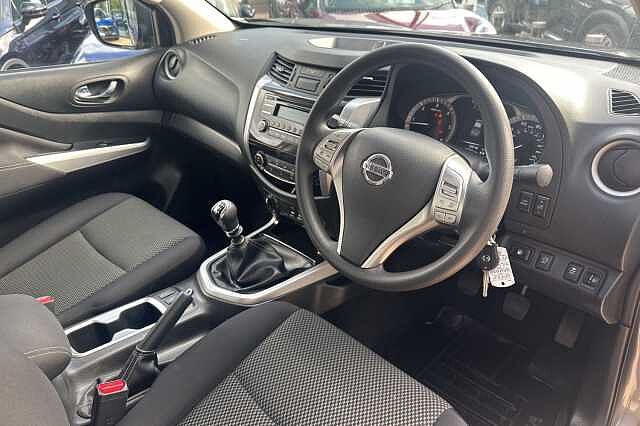 Nissan Navara Double Cab Pick Up Acenta 2.3dCi 163 TT 4WD