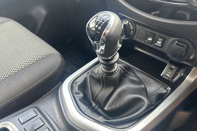 Nissan Navara Double Cab Pick Up Acenta 2.3dCi 163 TT 4WD