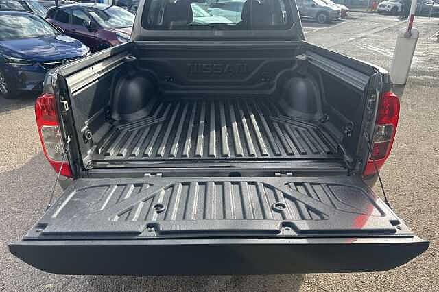 Nissan Navara Double Cab Pick Up Acenta 2.3dCi 163 TT 4WD