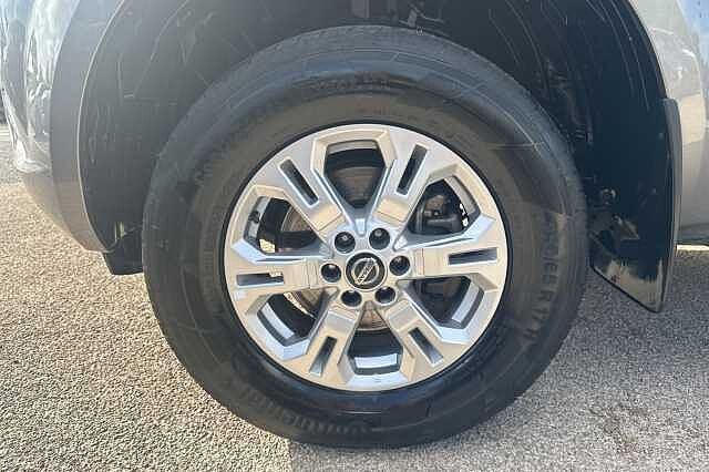 Nissan Navara Double Cab Pick Up Acenta 2.3dCi 163 TT 4WD