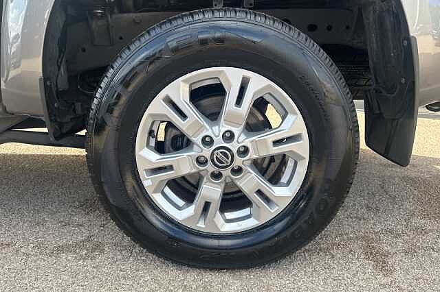 Nissan Navara Double Cab Pick Up Acenta 2.3dCi 163 TT 4WD