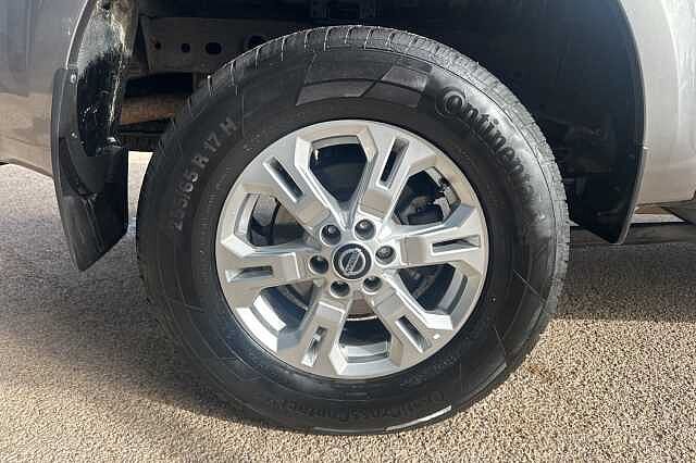 Nissan Navara Double Cab Pick Up Acenta 2.3dCi 163 TT 4WD