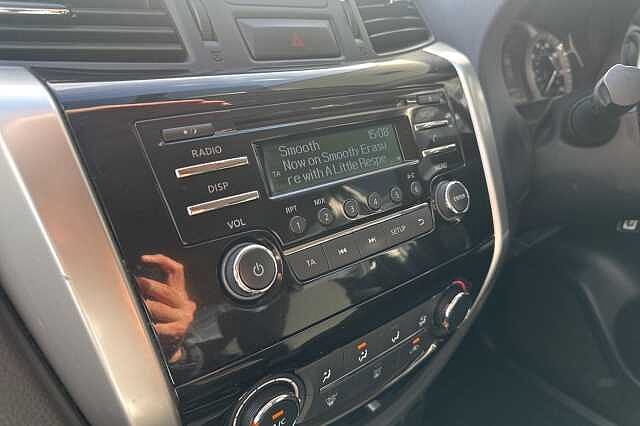 Nissan Navara Double Cab Pick Up Acenta 2.3dCi 163 TT 4WD