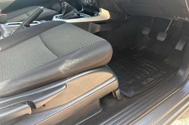 Nissan Navara Double Cab Pick Up Acenta 2.3dCi 163 TT 4WD