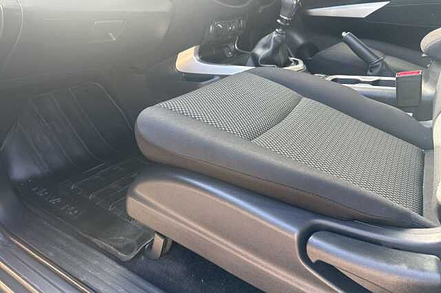 Nissan Navara Double Cab Pick Up Acenta 2.3dCi 163 TT 4WD