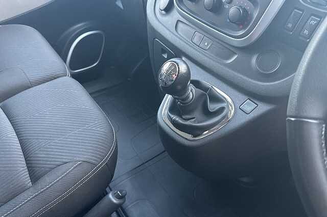 Nissan NV300 Combi 1.6 dCi Tekna