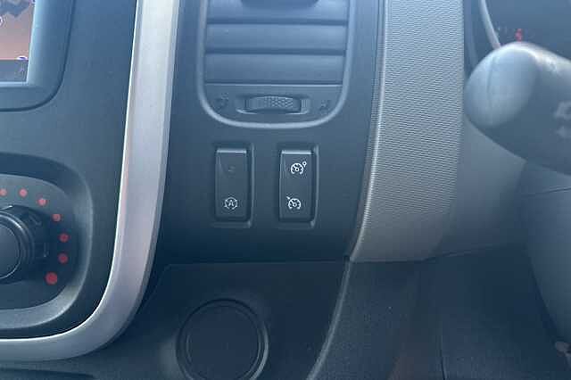 Nissan NV300 Combi 1.6 dCi Tekna