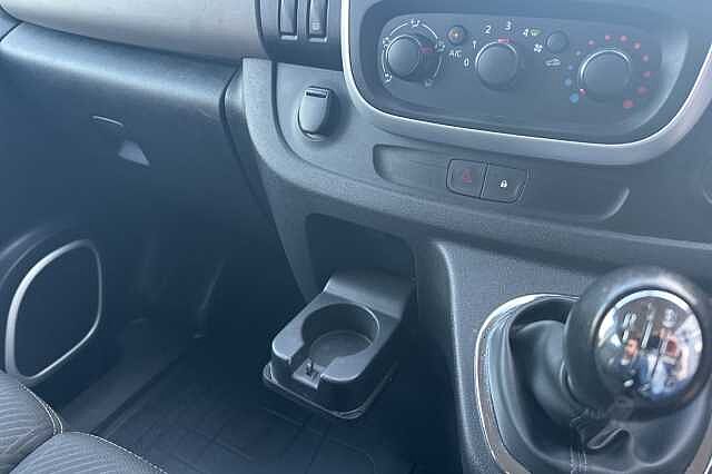 Nissan NV300 Combi 1.6 dCi Tekna