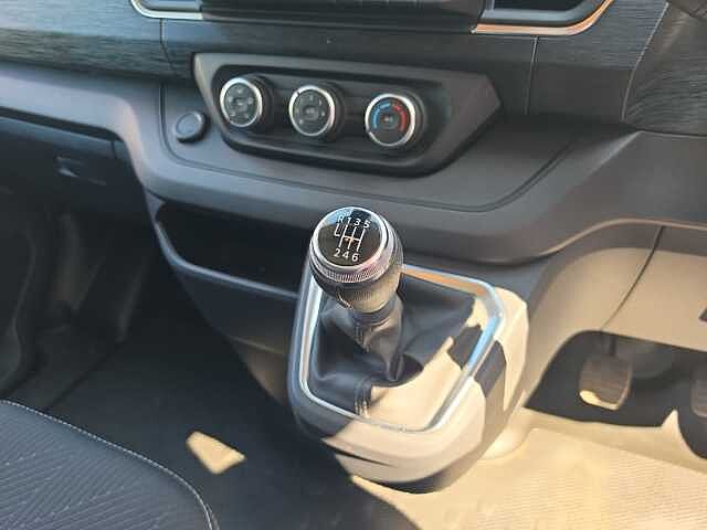 Nissan Primastar 30 L2 2.0 dCi 130ps H1 Tekna Van