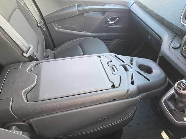 Nissan Primastar 30 L2 2.0 dCi 130ps H1 Tekna Van