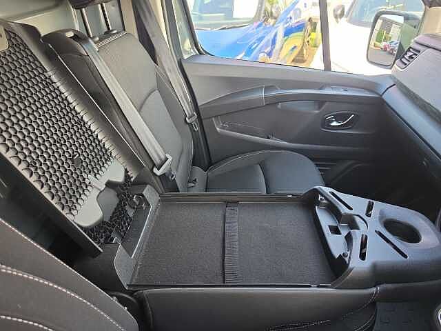 Nissan Primastar 30 L2 2.0 dCi 130ps H1 Tekna Van
